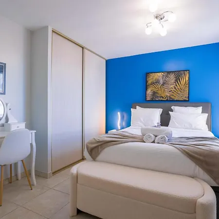 Blue Riviera - Terrace With Sea View, Pool, Modern, Spacious, Ac Apartamento